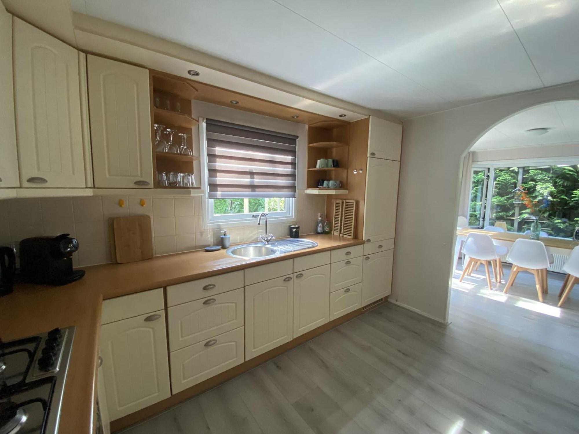 Veluwe Vakanties Chalets With Private Barrel Sauna - With Pool Bar And Restaurant Facilities In The Veluwe National Park Putten Exteriör bild