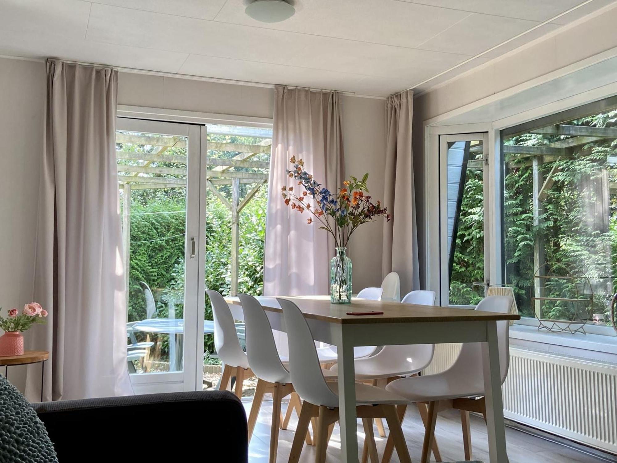 Veluwe Vakanties Chalets With Private Barrel Sauna - With Pool Bar And Restaurant Facilities In The Veluwe National Park Putten Exteriör bild