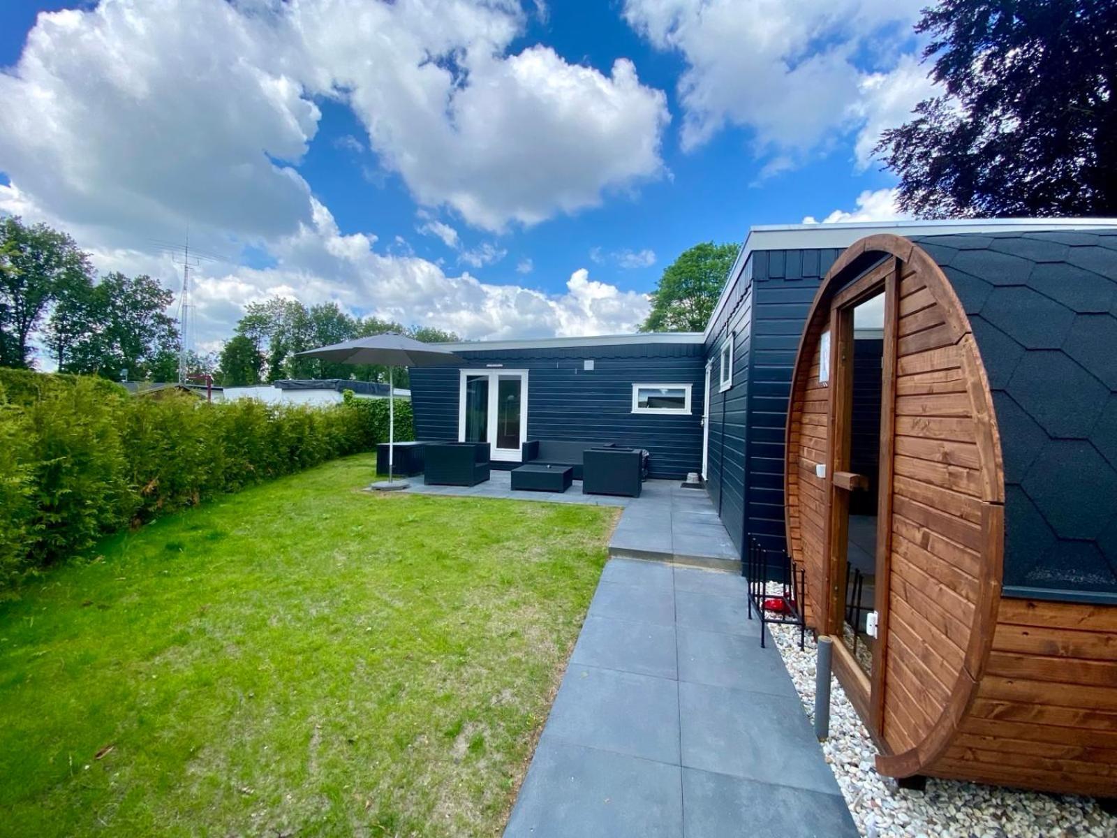 Veluwe Vakanties Chalets With Private Barrel Sauna - With Pool Bar And Restaurant Facilities In The Veluwe National Park Putten Exteriör bild