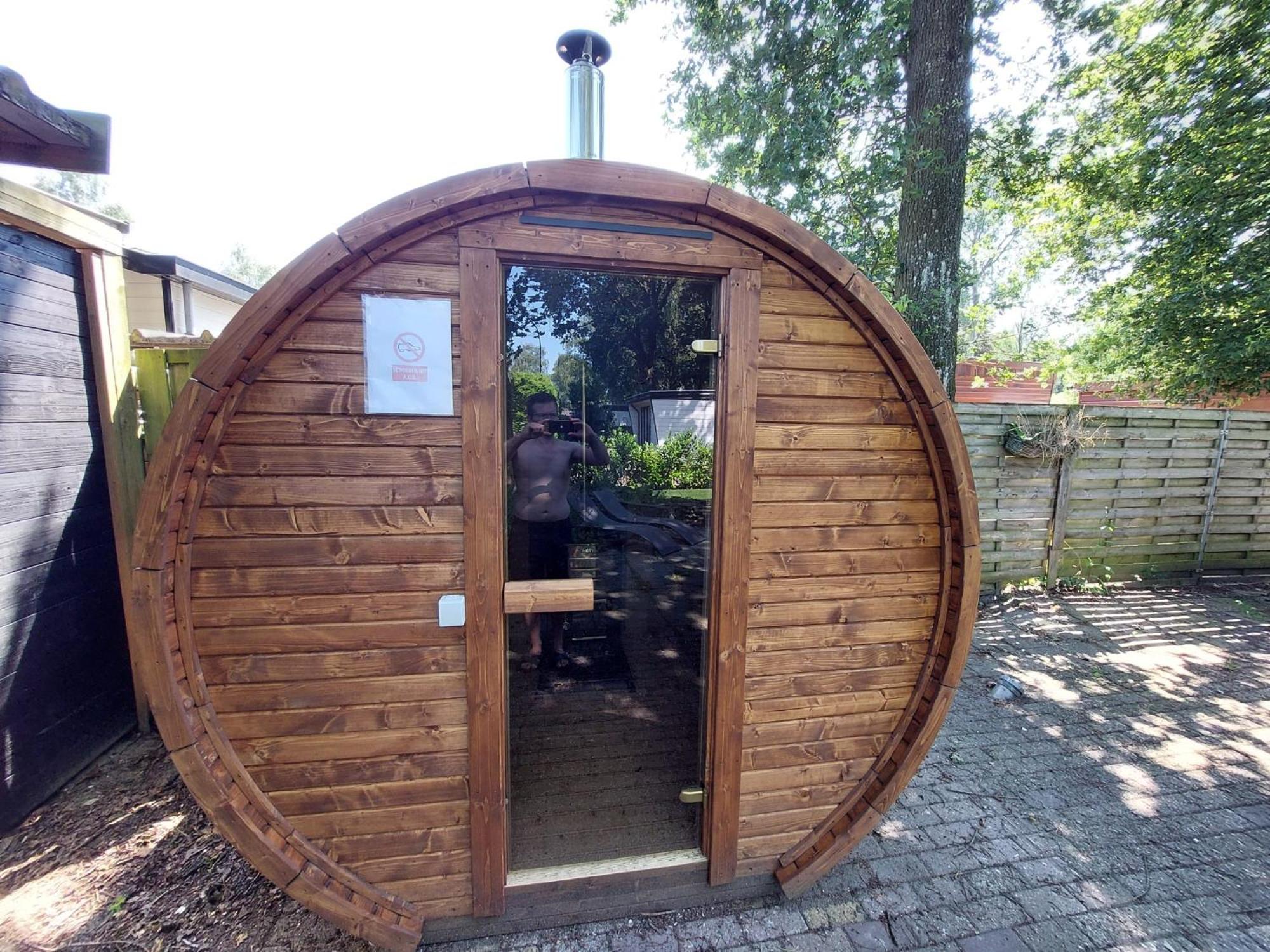 Veluwe Vakanties Chalets With Private Barrel Sauna - With Pool Bar And Restaurant Facilities In The Veluwe National Park Putten Exteriör bild