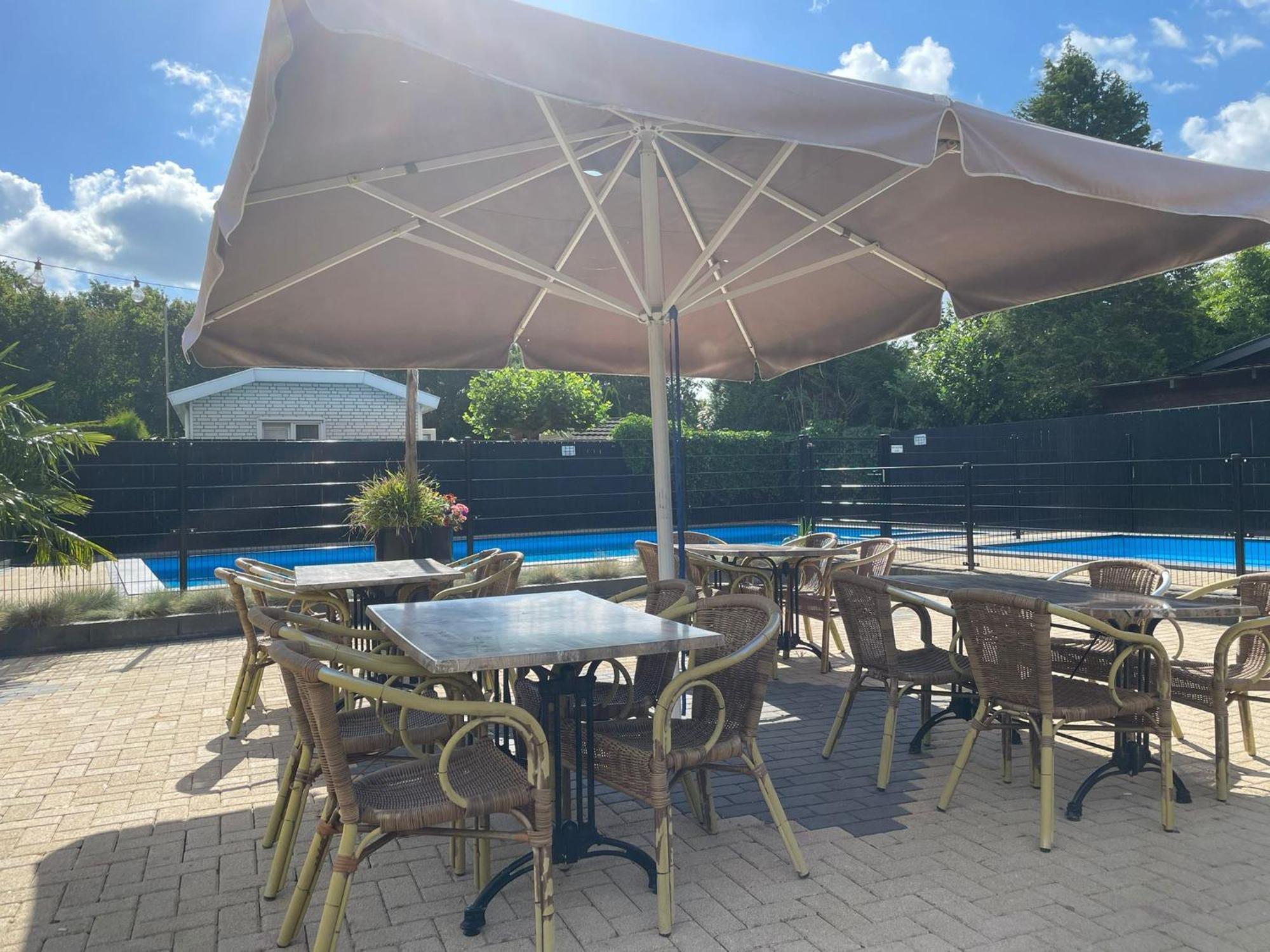 Veluwe Vakanties Chalets With Private Barrel Sauna - With Pool Bar And Restaurant Facilities In The Veluwe National Park Putten Exteriör bild